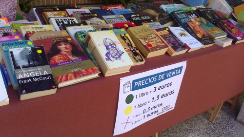 Libros en la Feria del Libro Solidario de San Gerardo (Foto: @MiguelAM29)