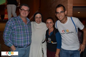 Sor Lucía Caram con miembros de AS Mérida