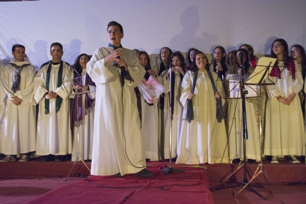 Uno de los coros del Recital Misionero en Granada