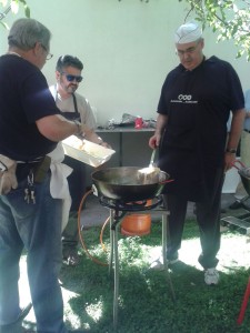 Preparando la comida en la Fiesta Solidaria de Granada