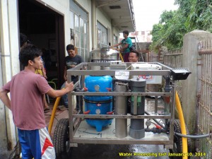 Máquina potabilizadora en Tacloban